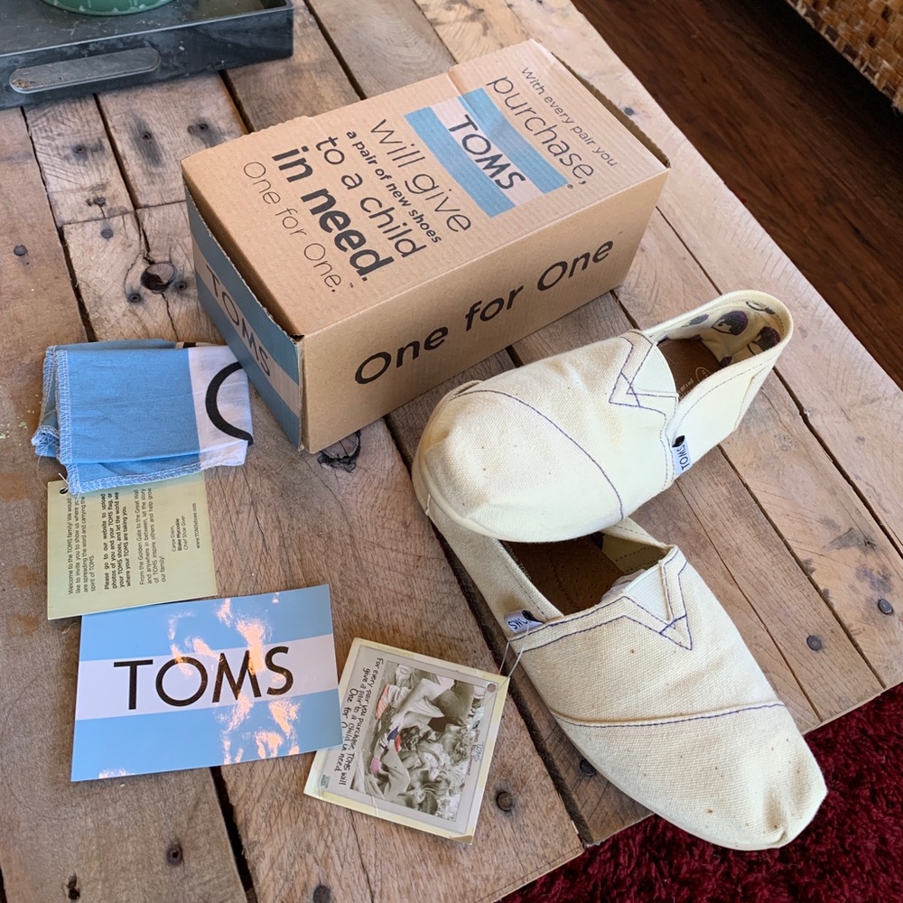 Toms BNWT Women’s size 8